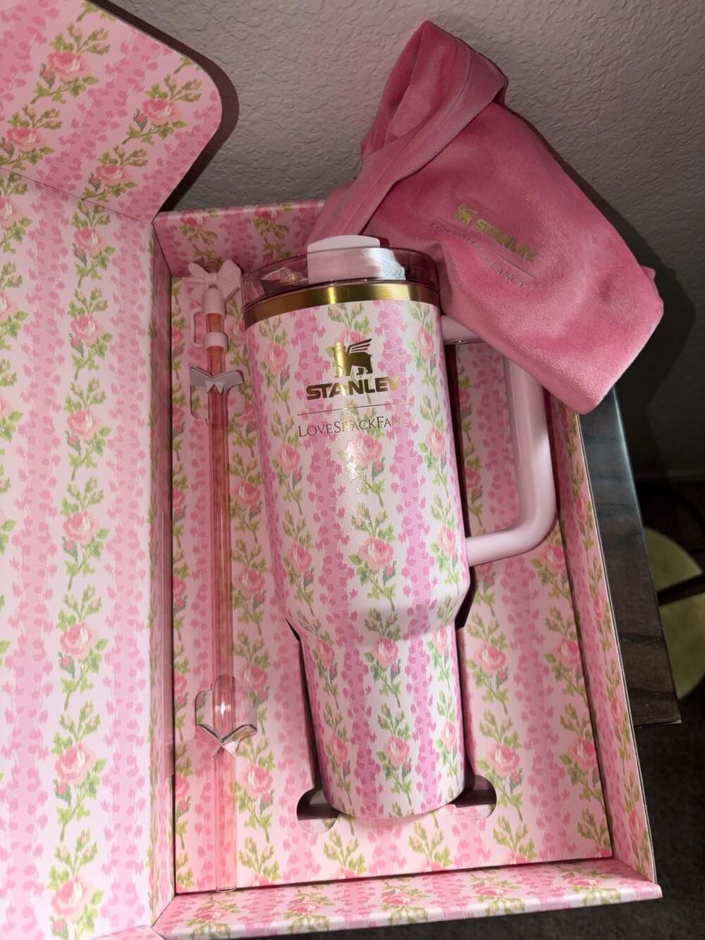 Stanley x LoveShackFancy 40oz FlowState Tumbler Blooming Heirloom Gift Set